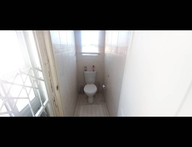 3 BEDROOM FREEHOLD FOR SALE IN MONTFORD